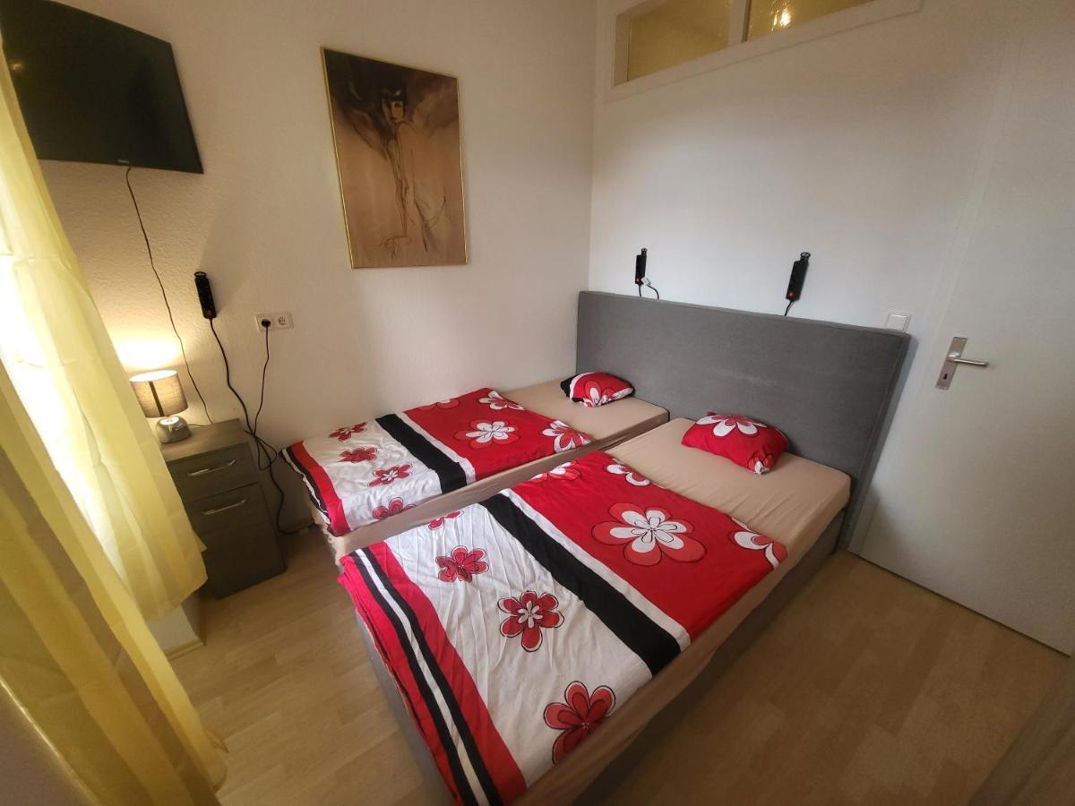 Apartmentzimmer Erfurt Bagian luar foto